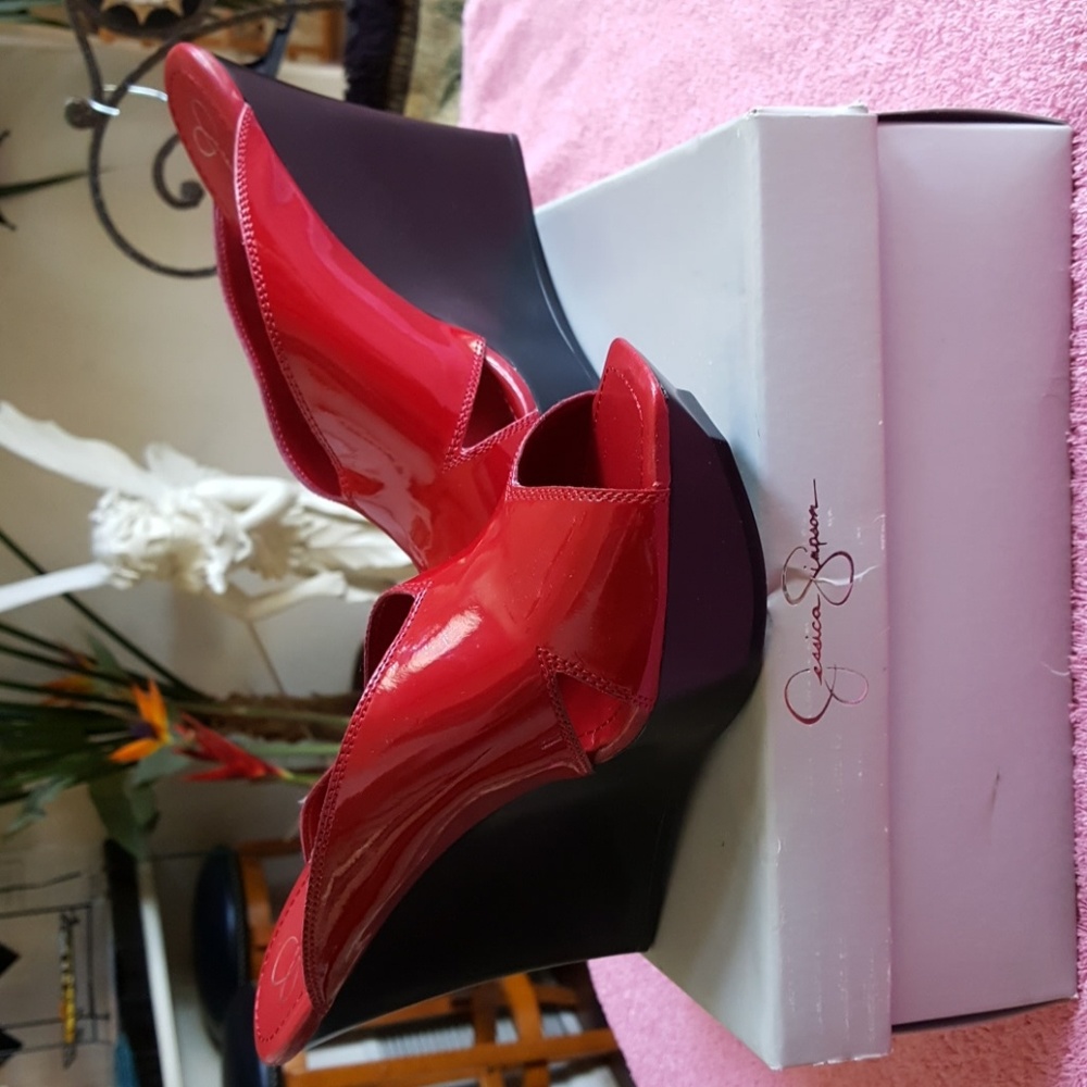 Jessica Simpson deep red sexy summer slip ons